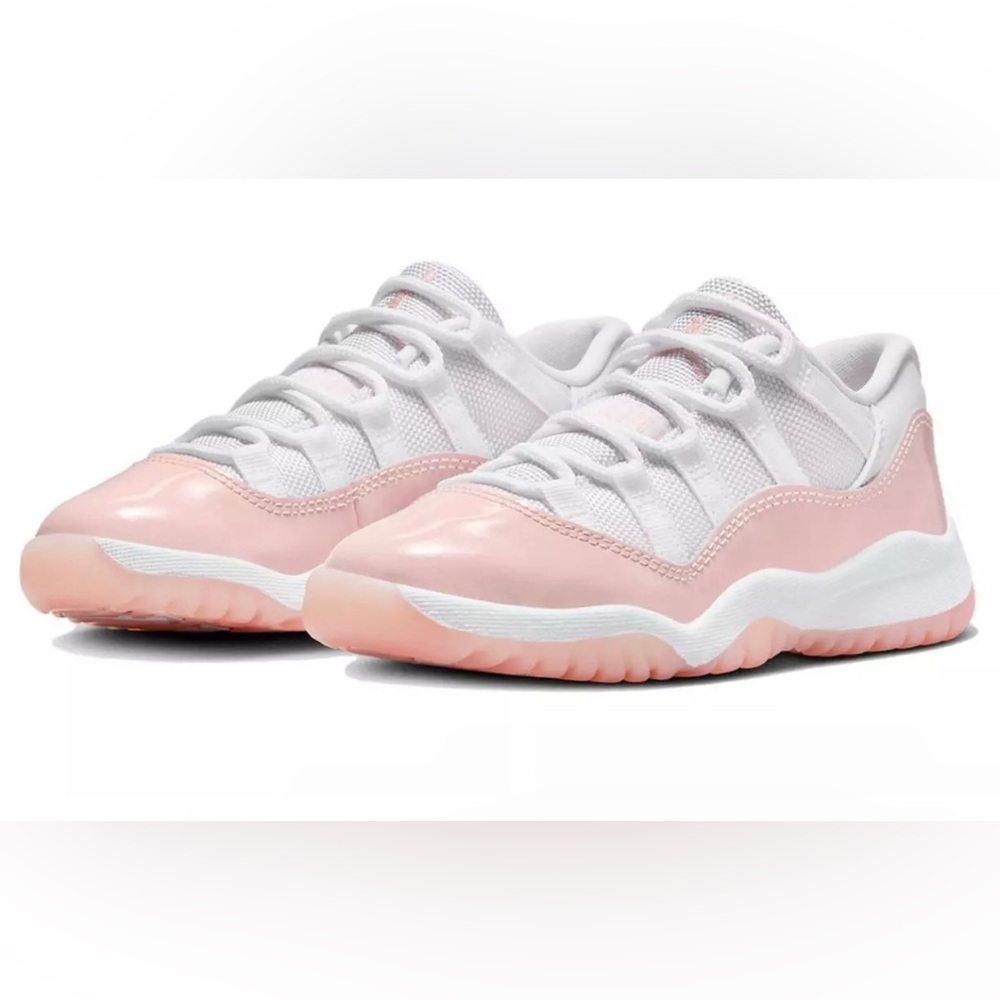 Air Jordan 11  worn twice.  Authenticated. Size 11 women and 9.5 men